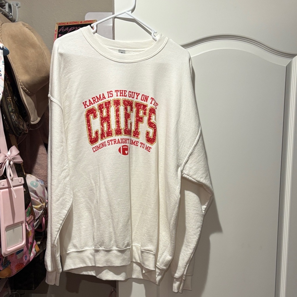 Karma Swiftie Chiefs sweatshirt- Gildan- size XL
